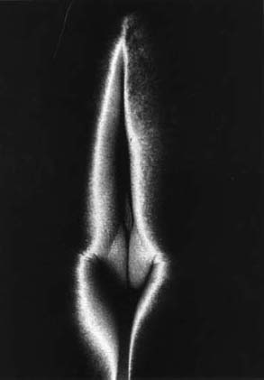 Carte postale érotique d'Alain Geoffroy. Noir et blanc.