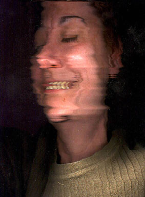 Isabelle riant